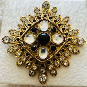 Vintage Butler and Wilson Gold Tone Glass Cabochon Brooch